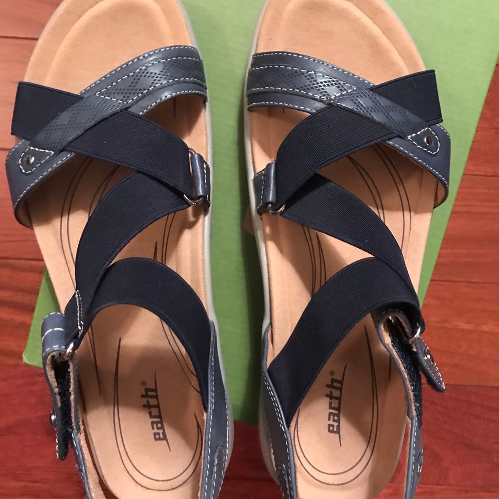 Earth Sandals - Picture 2 of 6